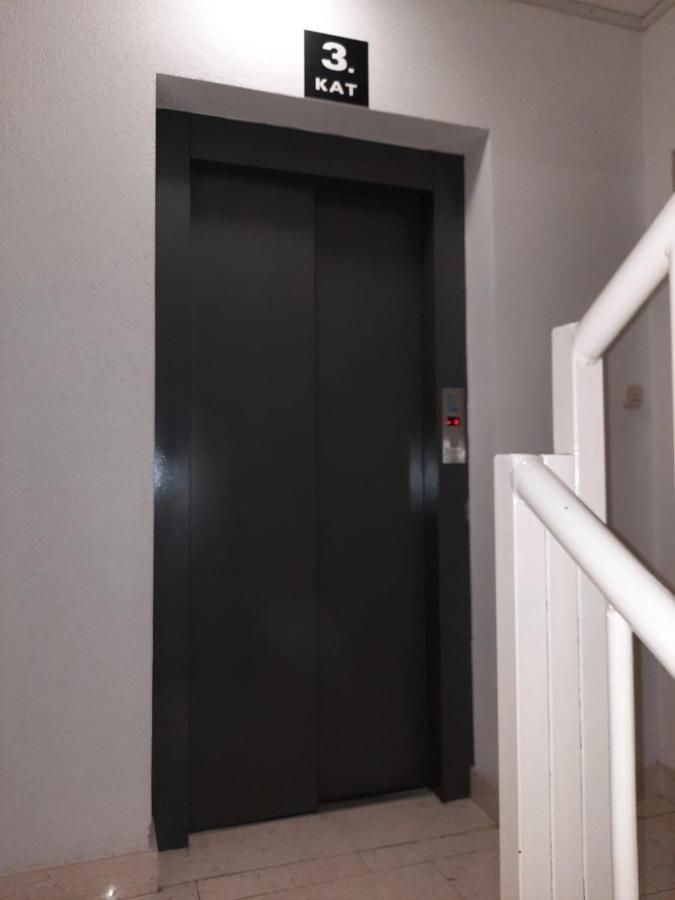 Spacious Apartment Smile With Terrace And Secure Garage Split Buitenkant foto