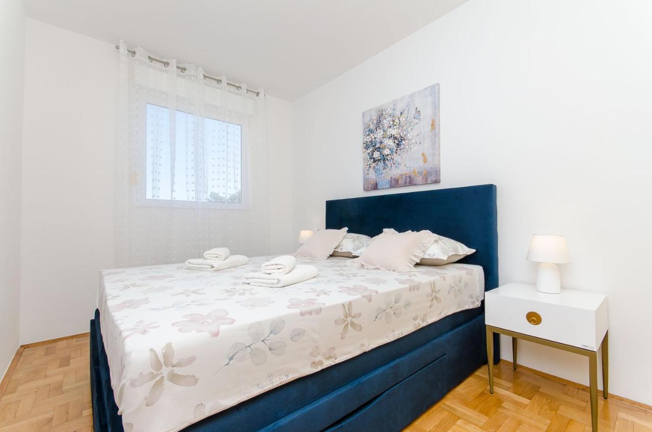 Spacious Apartment Smile With Terrace And Secure Garage Split Buitenkant foto