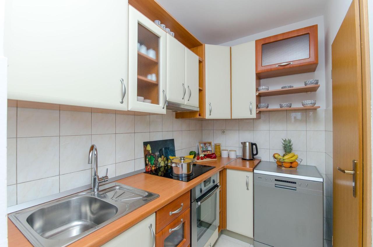 Spacious Apartment Smile With Terrace And Secure Garage Split Buitenkant foto