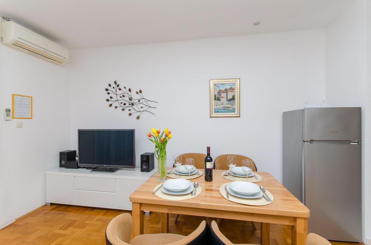Spacious Apartment Smile With Terrace And Secure Garage Split Buitenkant foto