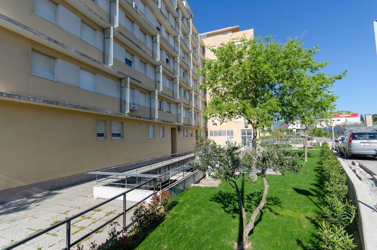 Spacious Apartment Smile With Terrace And Secure Garage Split Buitenkant foto