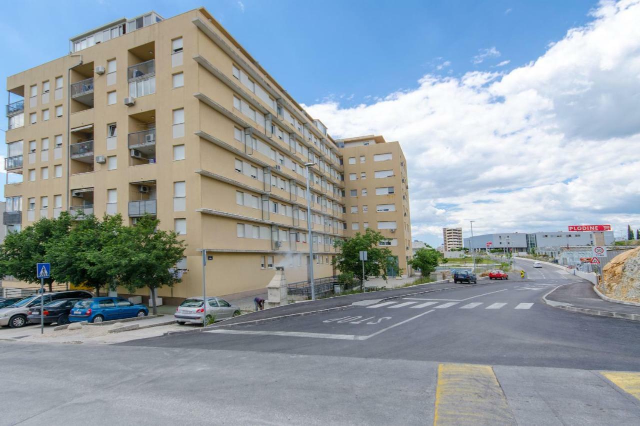 Spacious Apartment Smile With Terrace And Secure Garage Split Buitenkant foto